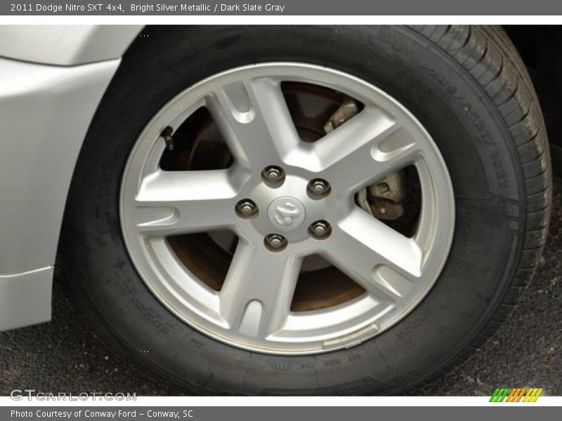  2011 Nitro SXT 4x4 Wheel