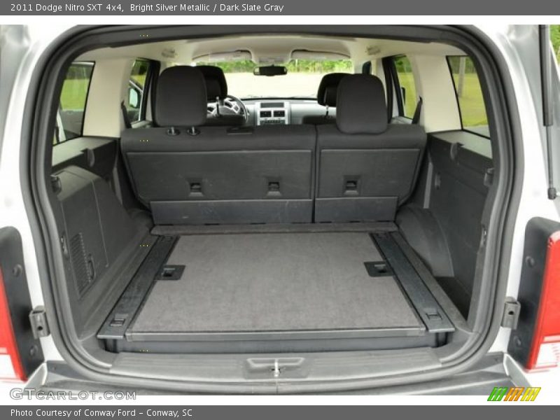  2011 Nitro SXT 4x4 Trunk
