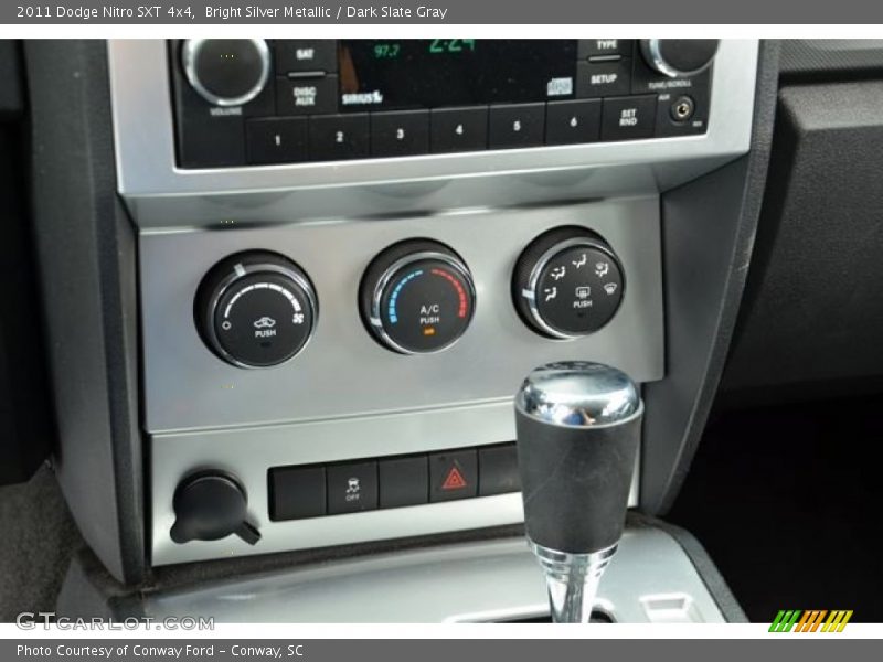 Bright Silver Metallic / Dark Slate Gray 2011 Dodge Nitro SXT 4x4