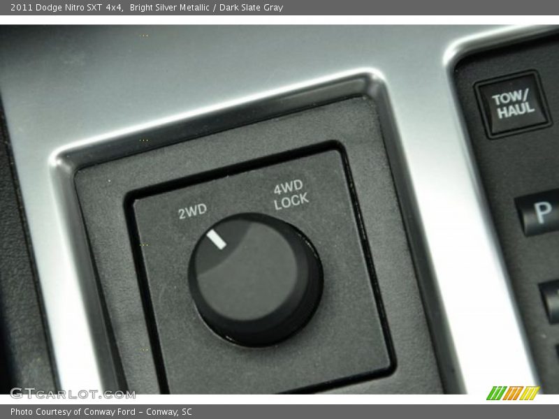 Bright Silver Metallic / Dark Slate Gray 2011 Dodge Nitro SXT 4x4