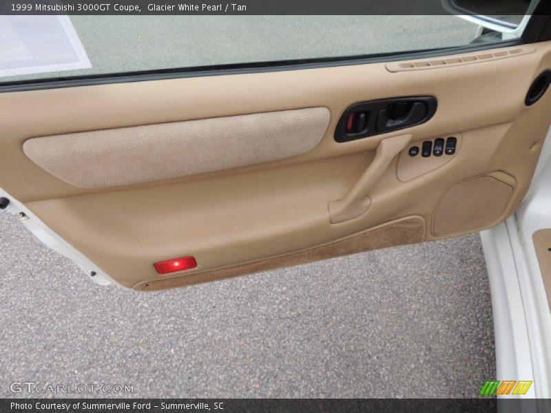 Door Panel of 1999 3000GT Coupe