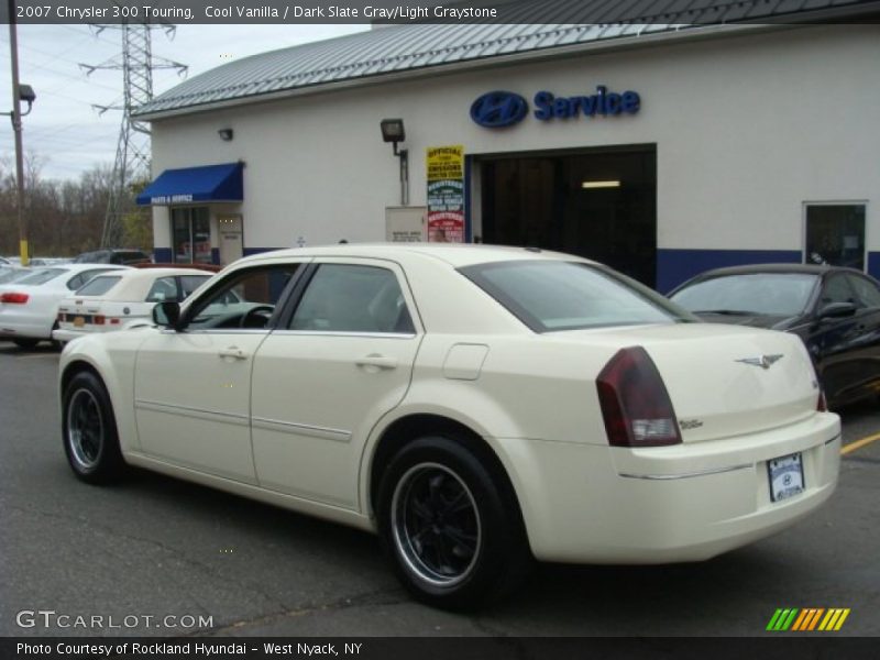 Cool Vanilla / Dark Slate Gray/Light Graystone 2007 Chrysler 300 Touring
