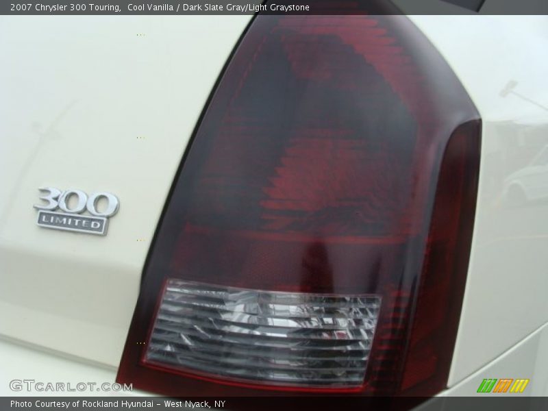 Cool Vanilla / Dark Slate Gray/Light Graystone 2007 Chrysler 300 Touring