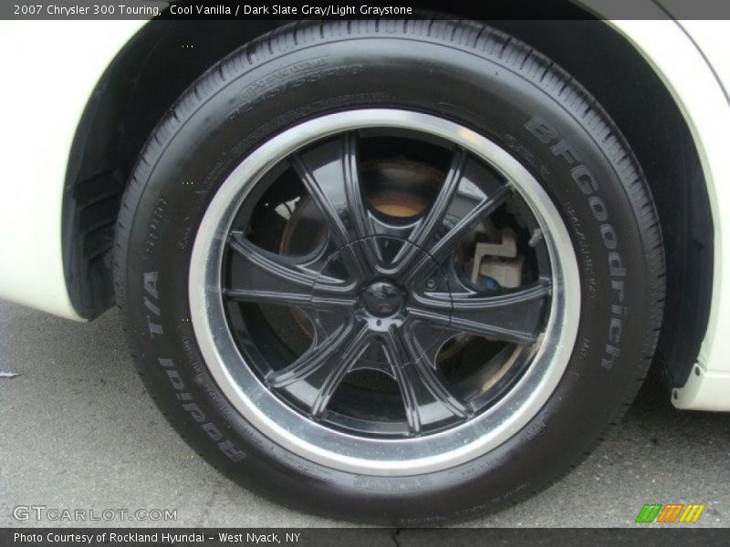 Cool Vanilla / Dark Slate Gray/Light Graystone 2007 Chrysler 300 Touring