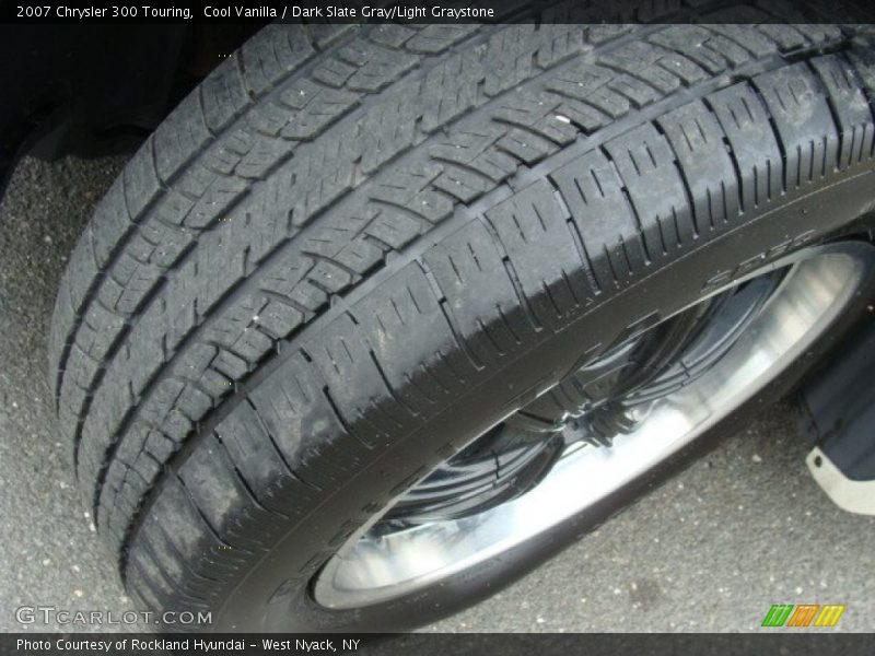 Cool Vanilla / Dark Slate Gray/Light Graystone 2007 Chrysler 300 Touring