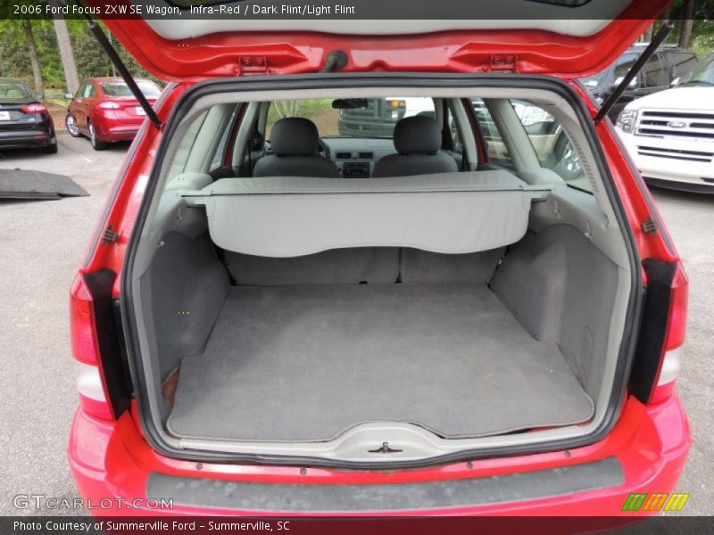  2006 Focus ZXW SE Wagon Trunk