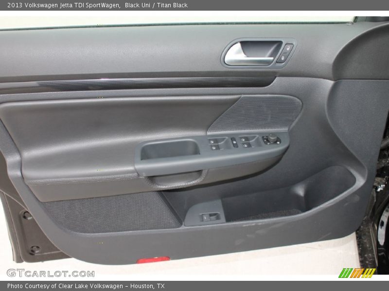 Black Uni / Titan Black 2013 Volkswagen Jetta TDI SportWagen
