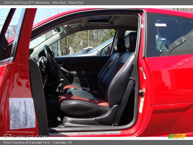 Infra-Red / Black/Red 2003 Ford Focus SVT Hatchback