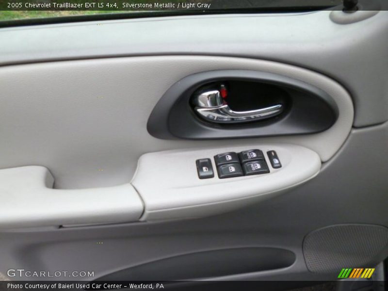 Silverstone Metallic / Light Gray 2005 Chevrolet TrailBlazer EXT LS 4x4