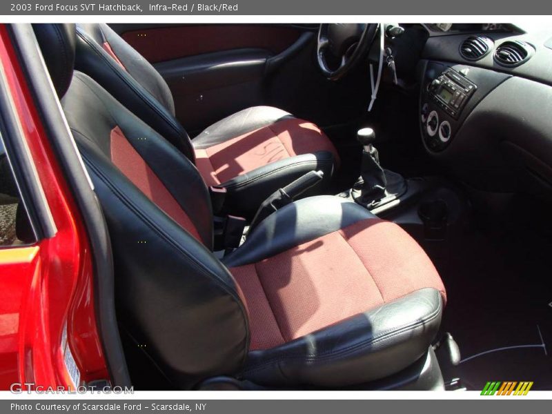 Infra-Red / Black/Red 2003 Ford Focus SVT Hatchback