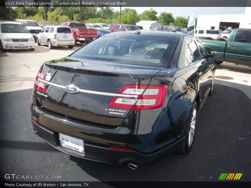 Tuxedo Black Metallic / Charcoal Black 2013 Ford Taurus Limited