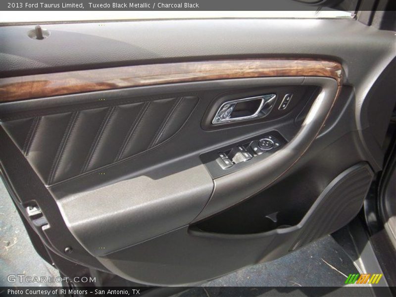 Tuxedo Black Metallic / Charcoal Black 2013 Ford Taurus Limited