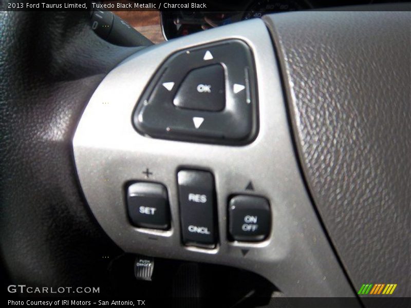 Tuxedo Black Metallic / Charcoal Black 2013 Ford Taurus Limited