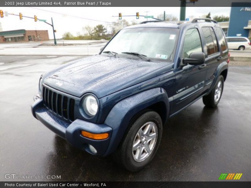 Front 3/4 View of 2003 Liberty Limited 4x4