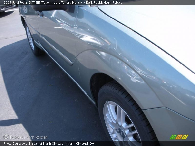 Light Tundra Metallic / Dark Pebble/Light Pebble 2005 Ford Focus ZXW SES Wagon