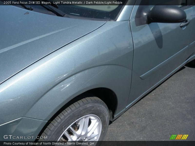 Light Tundra Metallic / Dark Pebble/Light Pebble 2005 Ford Focus ZXW SES Wagon
