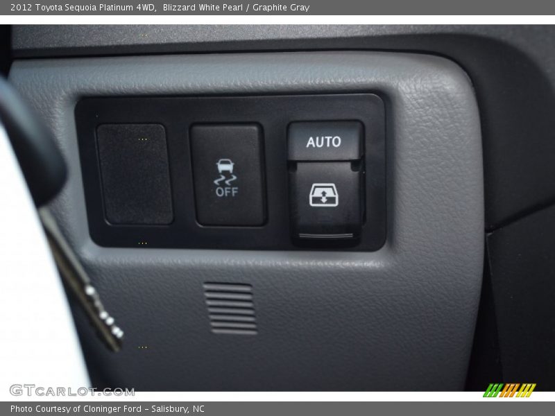 Blizzard White Pearl / Graphite Gray 2012 Toyota Sequoia Platinum 4WD