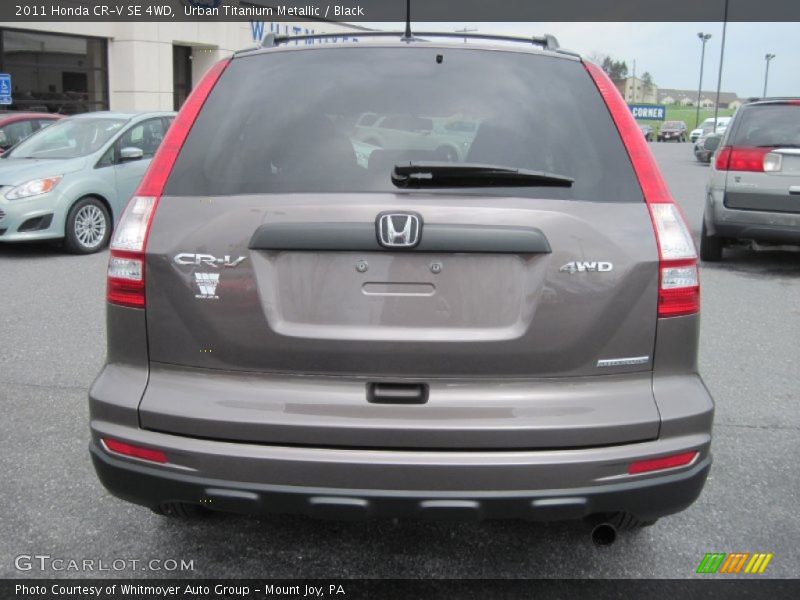 Urban Titanium Metallic / Black 2011 Honda CR-V SE 4WD