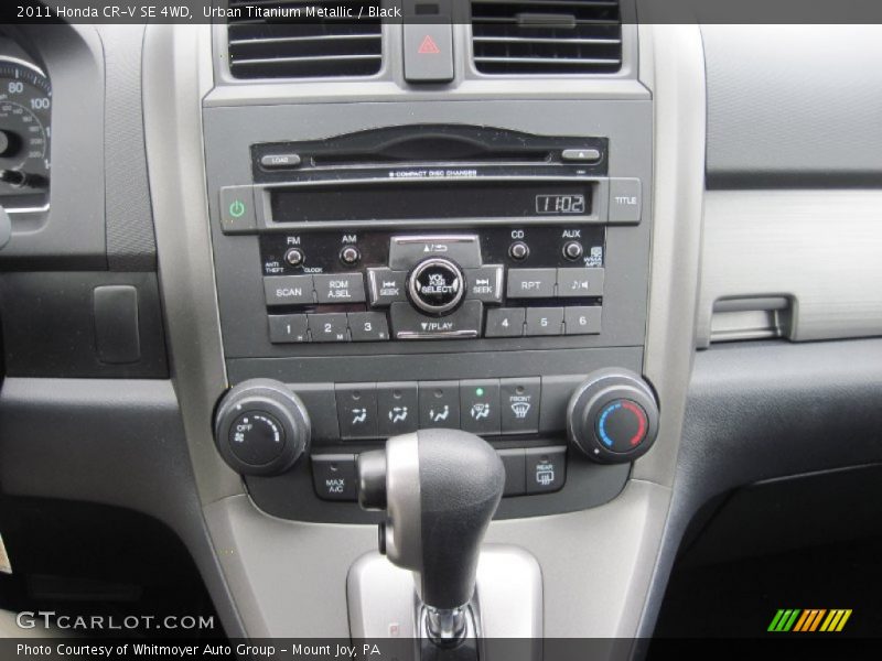 Urban Titanium Metallic / Black 2011 Honda CR-V SE 4WD