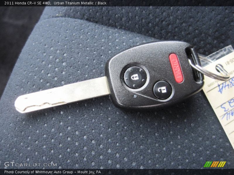 Urban Titanium Metallic / Black 2011 Honda CR-V SE 4WD