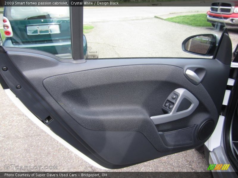 Crystal White / Design Black 2009 Smart fortwo passion cabriolet