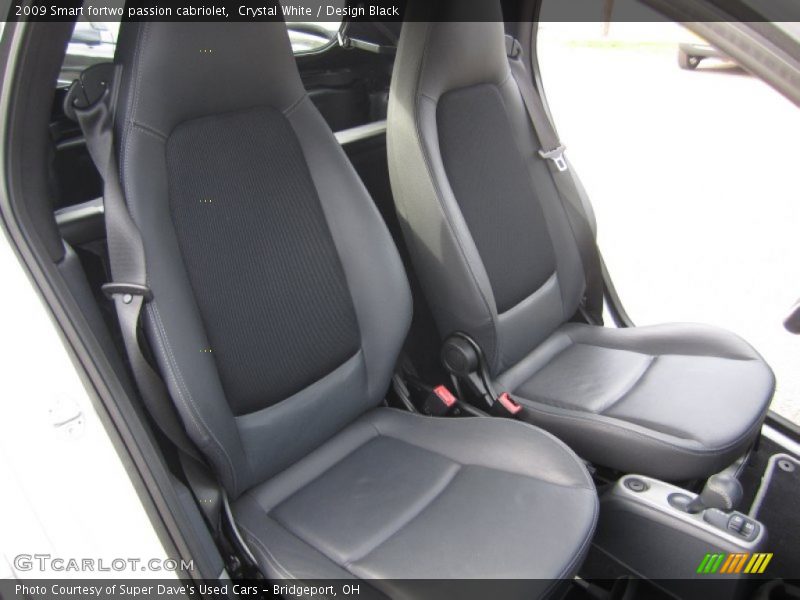 Crystal White / Design Black 2009 Smart fortwo passion cabriolet