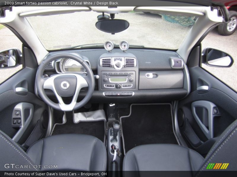 Crystal White / Design Black 2009 Smart fortwo passion cabriolet