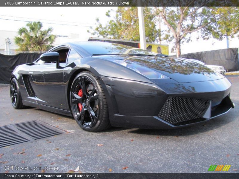 Front 3/4 View of 2005 Gallardo Coupe E-Gear