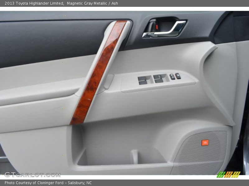 Magnetic Gray Metallic / Ash 2013 Toyota Highlander Limited
