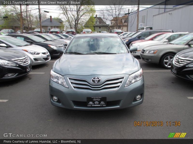 Aloe Green Metallic / Bisque 2011 Toyota Camry XLE