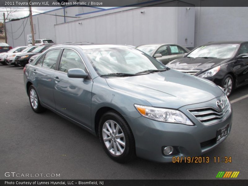 Aloe Green Metallic / Bisque 2011 Toyota Camry XLE