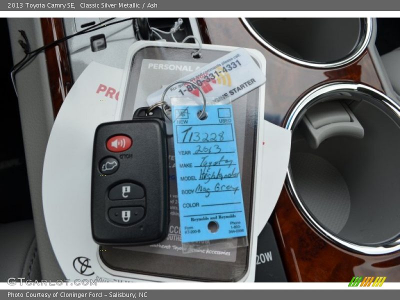 Classic Silver Metallic / Ash 2013 Toyota Camry SE