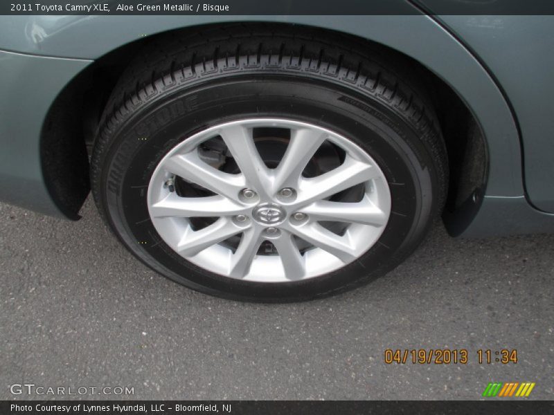 Aloe Green Metallic / Bisque 2011 Toyota Camry XLE