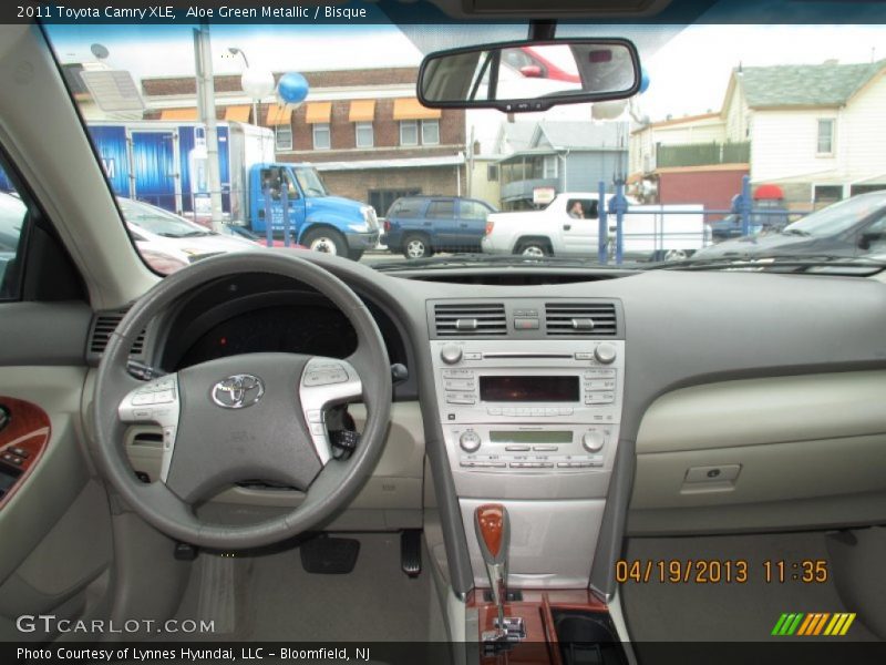 Aloe Green Metallic / Bisque 2011 Toyota Camry XLE
