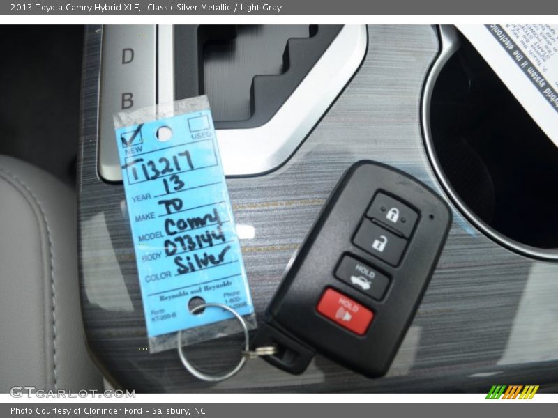 Classic Silver Metallic / Light Gray 2013 Toyota Camry Hybrid XLE
