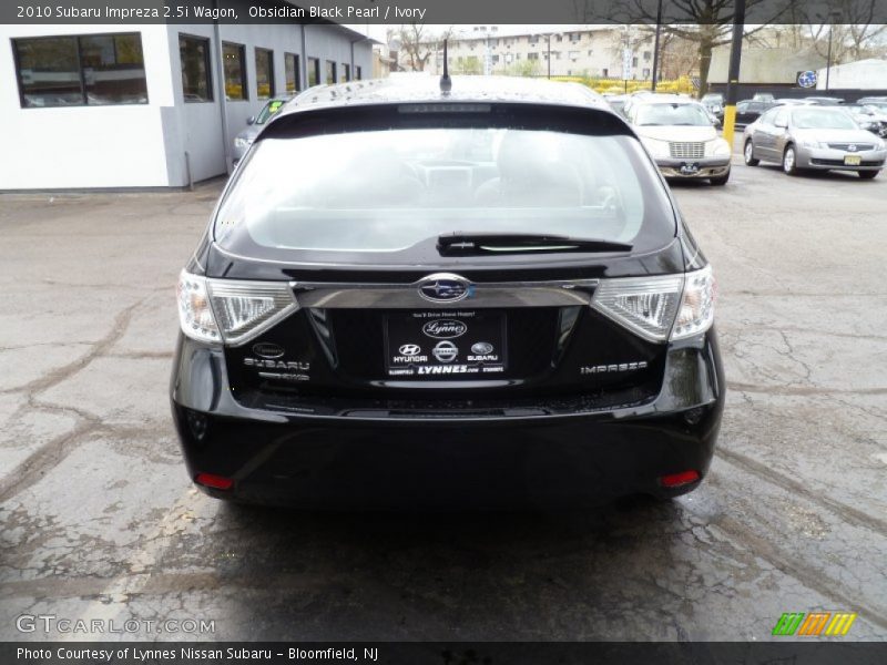 Obsidian Black Pearl / Ivory 2010 Subaru Impreza 2.5i Wagon