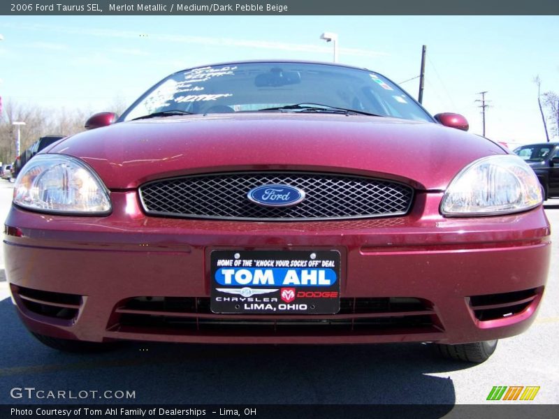 Merlot Metallic / Medium/Dark Pebble Beige 2006 Ford Taurus SEL