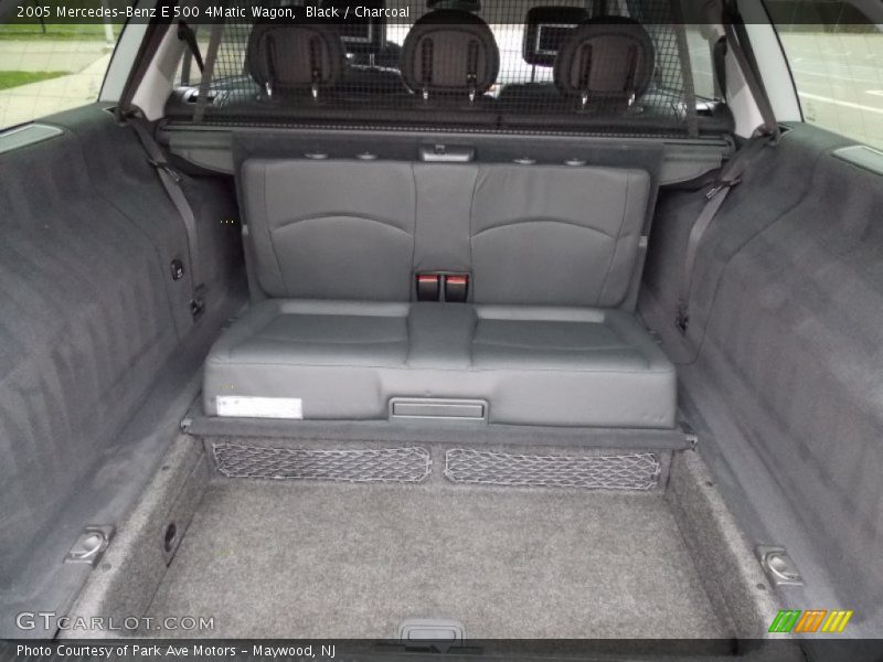  2005 E 500 4Matic Wagon Trunk