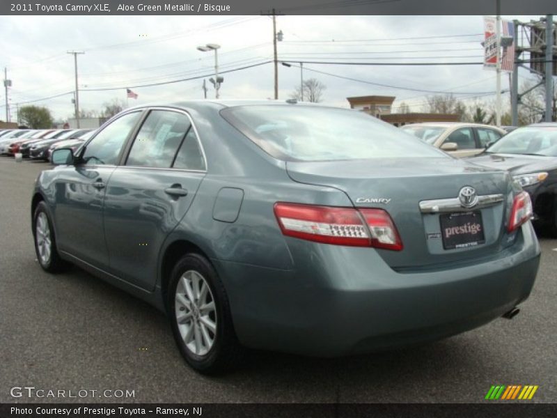 Aloe Green Metallic / Bisque 2011 Toyota Camry XLE