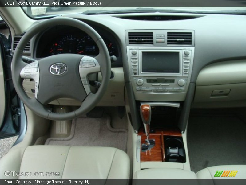 Aloe Green Metallic / Bisque 2011 Toyota Camry XLE