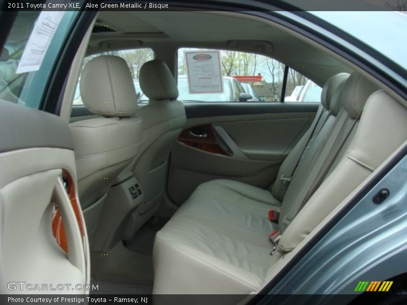 Aloe Green Metallic / Bisque 2011 Toyota Camry XLE