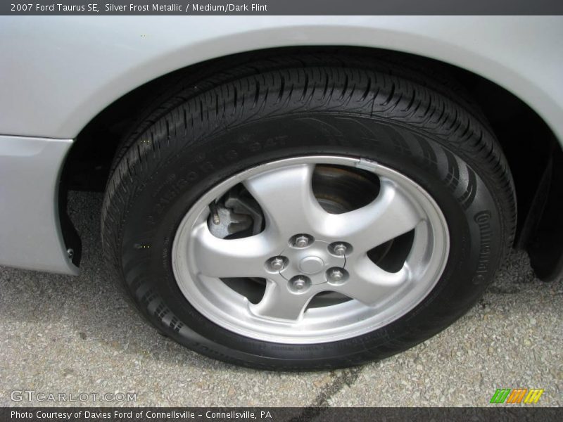 Silver Frost Metallic / Medium/Dark Flint 2007 Ford Taurus SE