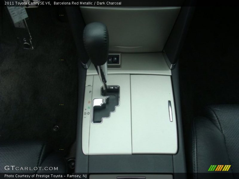 Barcelona Red Metallic / Dark Charcoal 2011 Toyota Camry SE V6