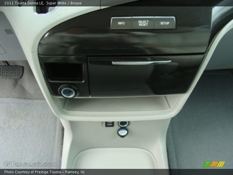 Super White / Bisque 2011 Toyota Sienna LE