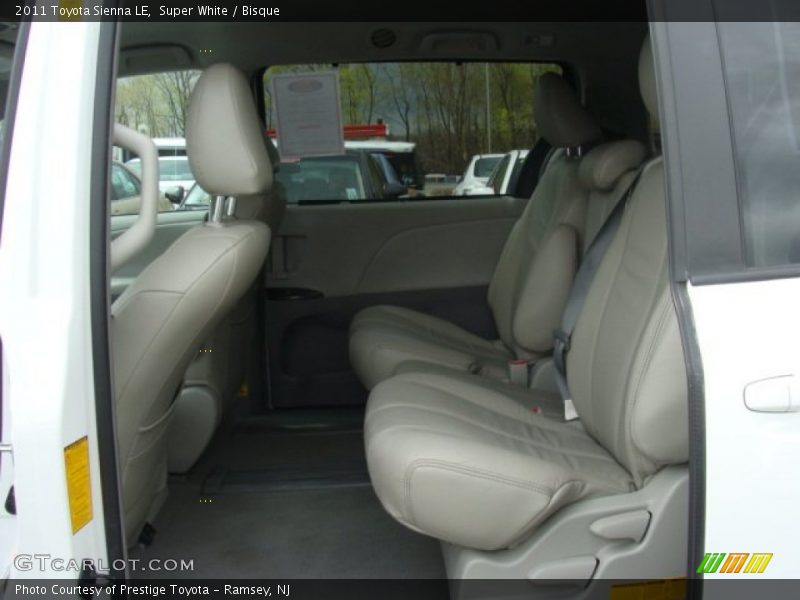Super White / Bisque 2011 Toyota Sienna LE