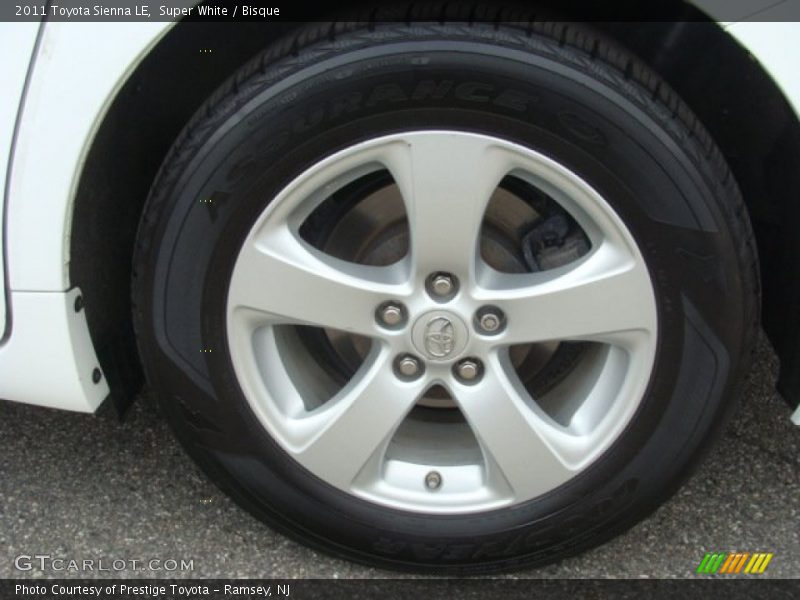 Super White / Bisque 2011 Toyota Sienna LE