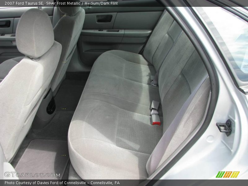Silver Frost Metallic / Medium/Dark Flint 2007 Ford Taurus SE