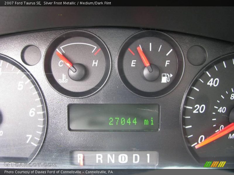 Silver Frost Metallic / Medium/Dark Flint 2007 Ford Taurus SE