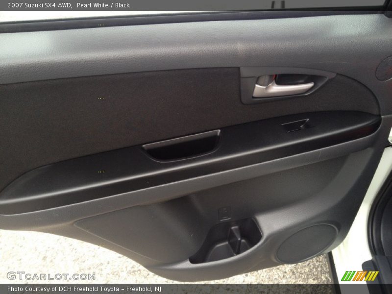 Pearl White / Black 2007 Suzuki SX4 AWD