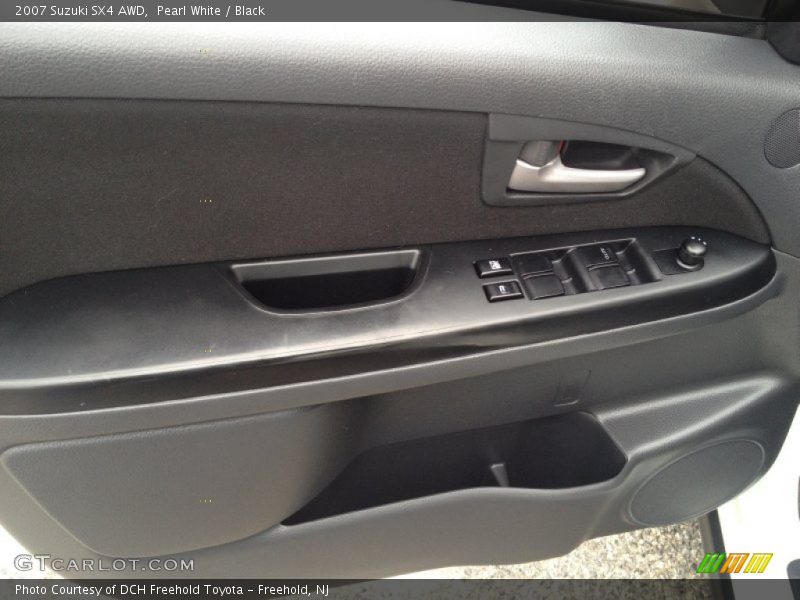 Pearl White / Black 2007 Suzuki SX4 AWD